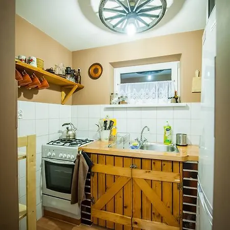 Giencyno Koncina Homestay