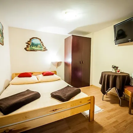 Giencyno Koncina Homestay *